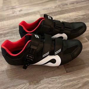 Size 45 Peloton Cycling Bike Shoes (Men’s 11/Women’s 13) with Cleats